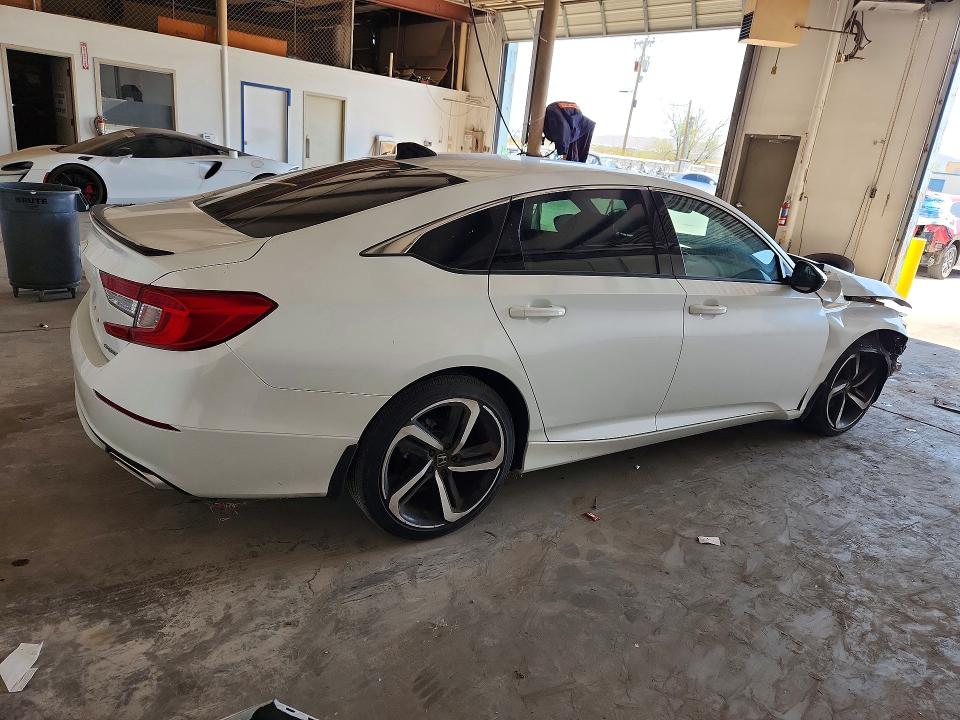 Снимка 3 от търг – 2022 HONDA ACCORD с VIN 1HGCV1F32NA085206