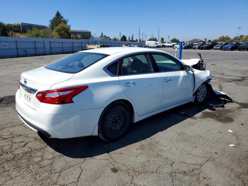 Photo 3 from auction – 2016 NISSAN ALTIMA with VIN 1N4AL3AP1GC283693