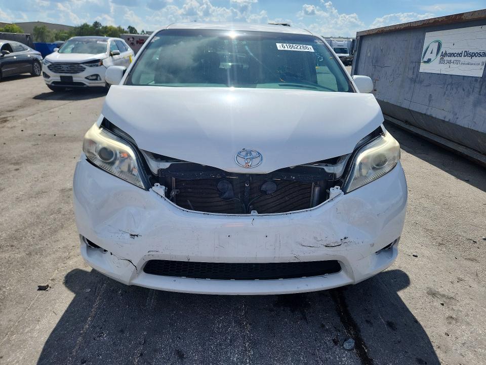 Photo 5 from auction – 2015 TOYOTA SIENNA with VIN 5TDKK3DC5FS561535