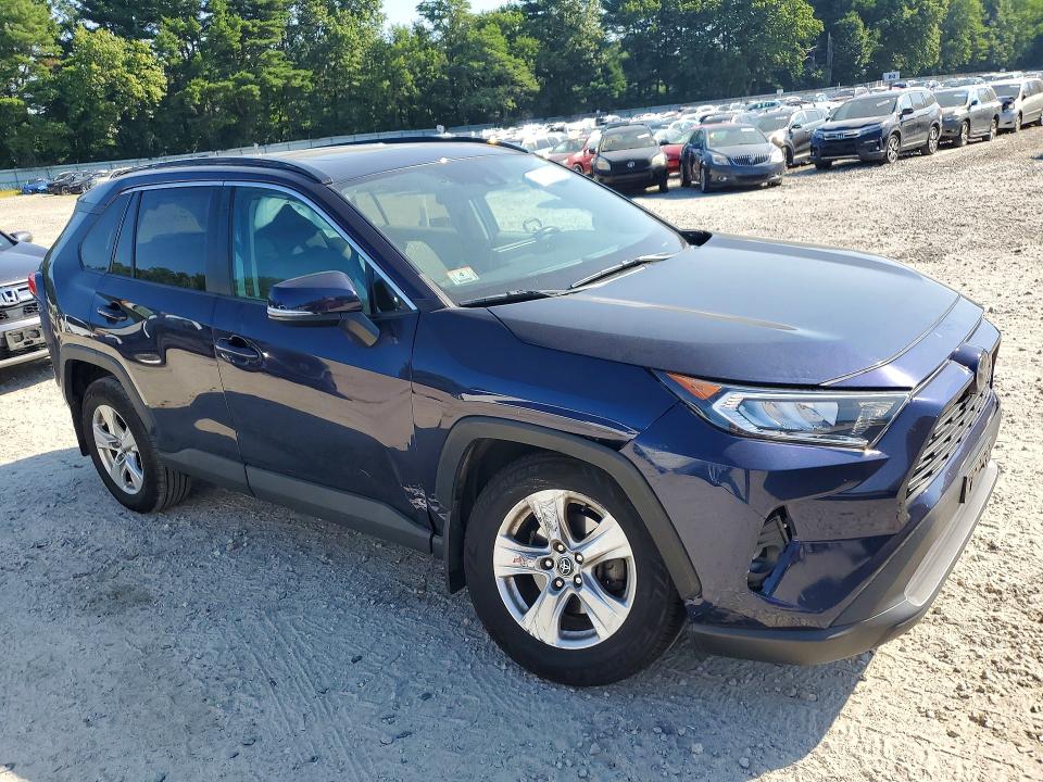 Photo 4 from auction – 2021 TOYOTA RAV4 with VIN 2T3P1RFV3MW167683