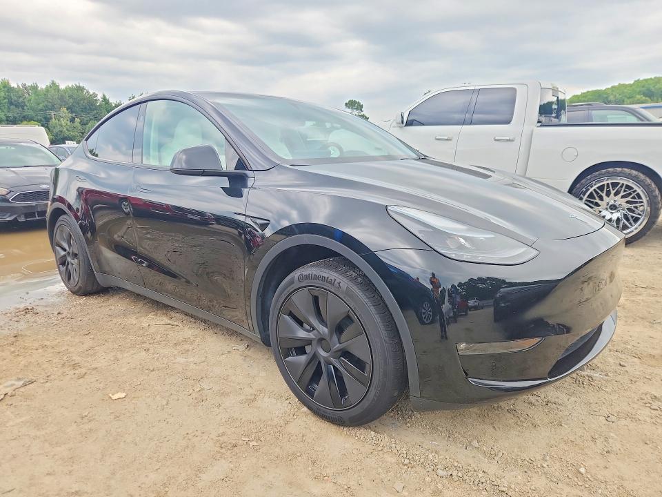 Zdjęcie 4 z aukcji – 2025 TESLA MODEL Y z VIN 7SAYGDEE7SF300927