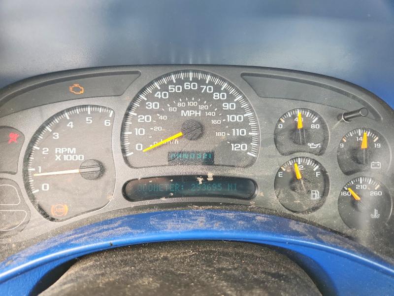 Photo 9 from auction – 2004 CHEVROLET SILVERADO with VIN 1GCEC14X74Z103122