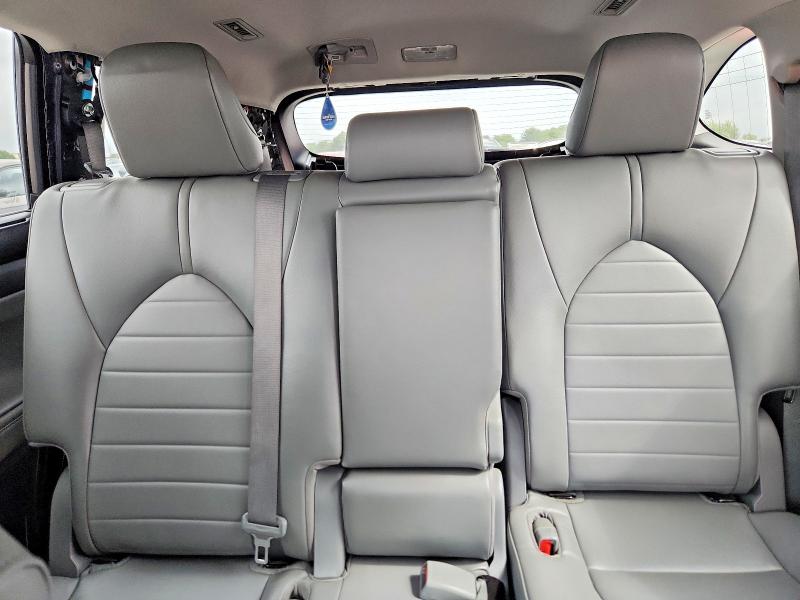 Снимка 10 от търг – 2023 TOYOTA HIGHLANDER HYBRID с VIN 5TDKARAH2PS019123