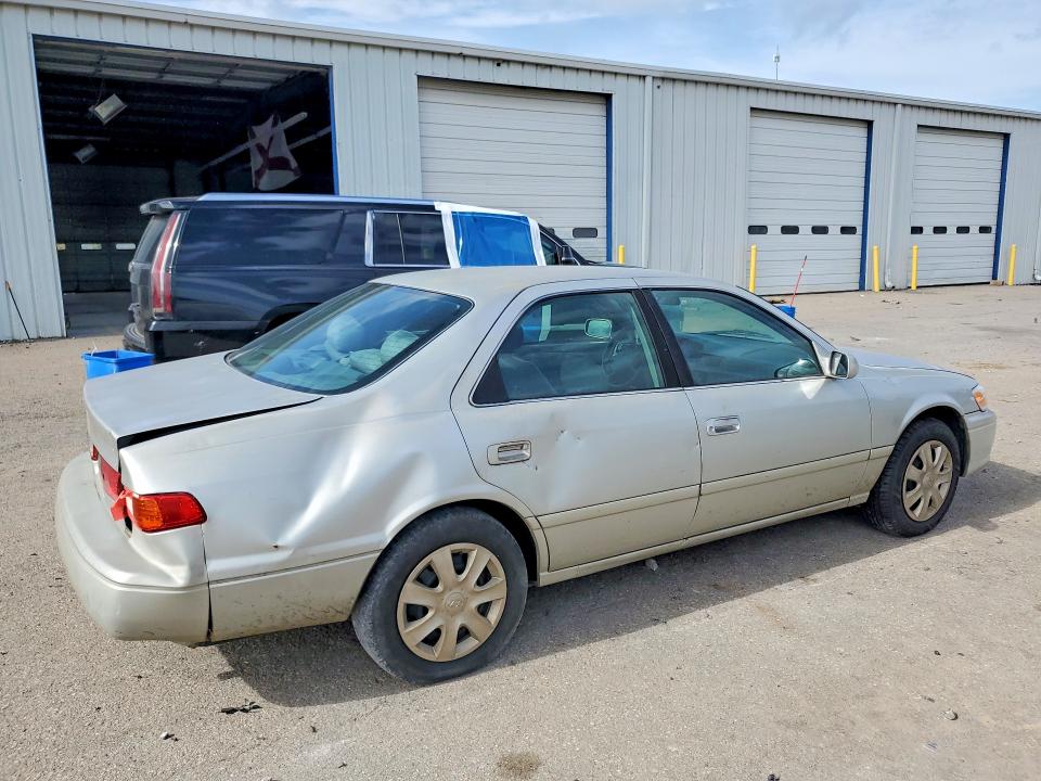 Photo 3 from auction – 2000 TOYOTA CAMRY with VIN 4T1BG22K5YU007265