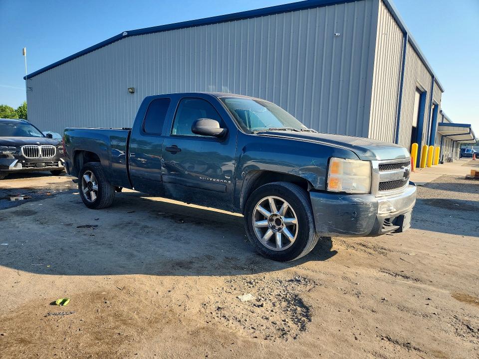 Photo 4 from auction – 2007 CHEVROLET 1500 CLASSIC with VIN 1GCEC19C27Z610391