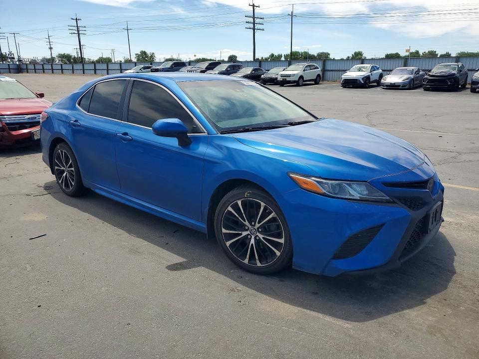 Снимка 4 от търг – 2018 TOYOTA CAMRY с VIN 4T1B11HK3JU115053