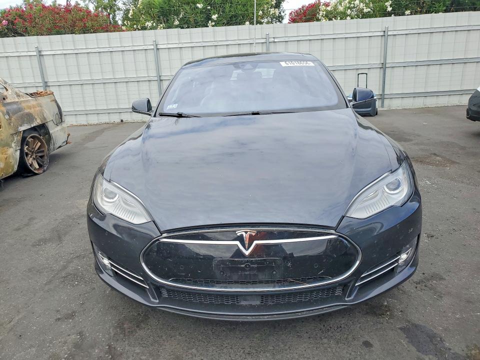 Photo 5 from auction – 2015 TESLA MODEL S with VIN 5YJSA1E21FF110961