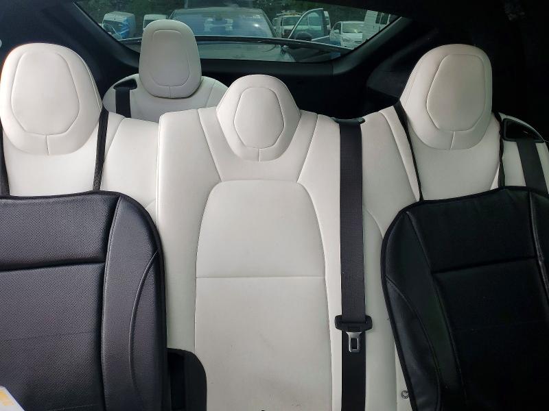 Photo 10 from auction – 2017 TESLA MODEL X with VIN 5YJXCAE25HF075151