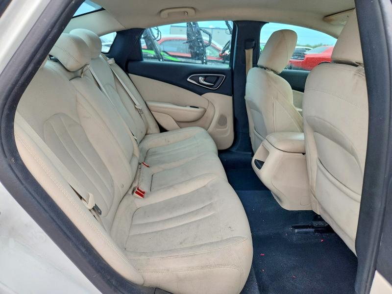 Photo 10 from auction – 2015 CHRYSLER 200 with VIN 1C3CCCAB1FN537255