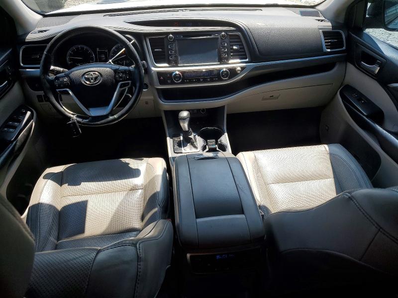 Photo 8 from auction – 2017 TOYOTA HIGHLANDER with VIN 5TDDZRFH4HS375634
