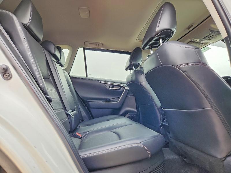 Photo 11 from auction – 2023 TOYOTA RAV4 with VIN 2T3DWRFV8PW179174