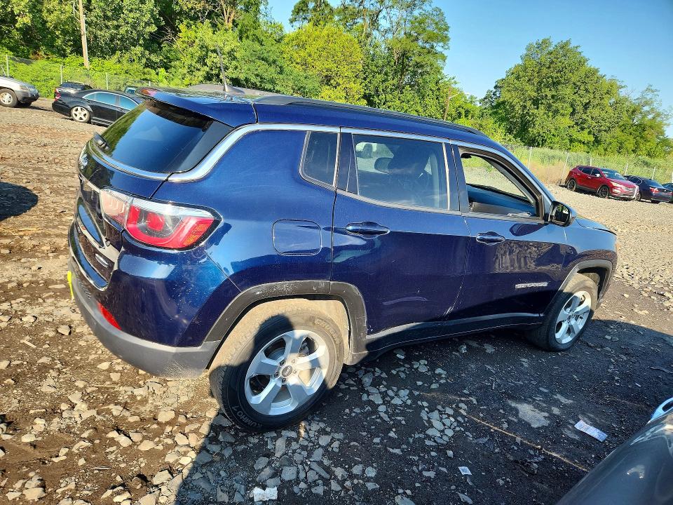 Photo 3 from auction – 2018 JEEP COMPASS with VIN 3C4NJDBB5JT397234