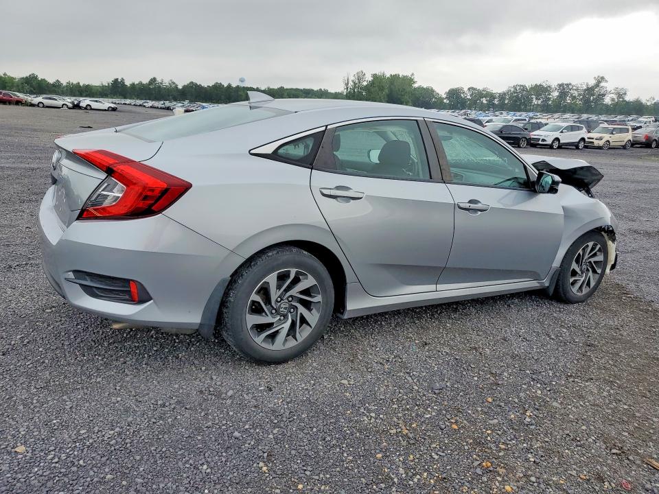 Photo 3 from auction – 2018 HONDA CIVIC with VIN 2HGFC2F78JH606582