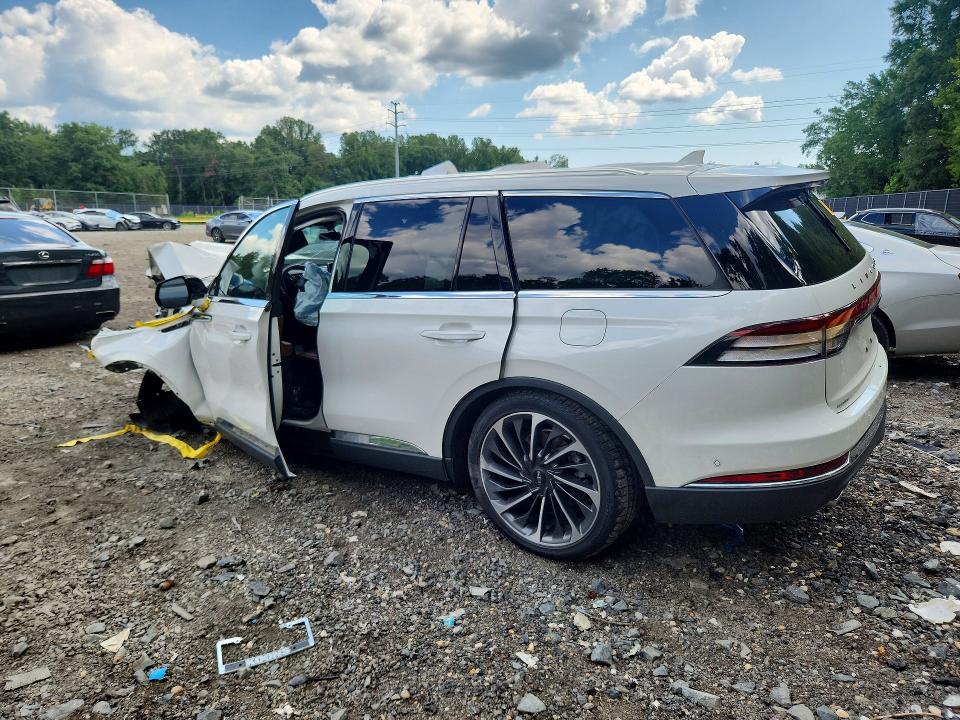 Photo 2 from auction – 2021 LINCOLN AVIATOR with VIN 5LM5J7XC2MGL06960