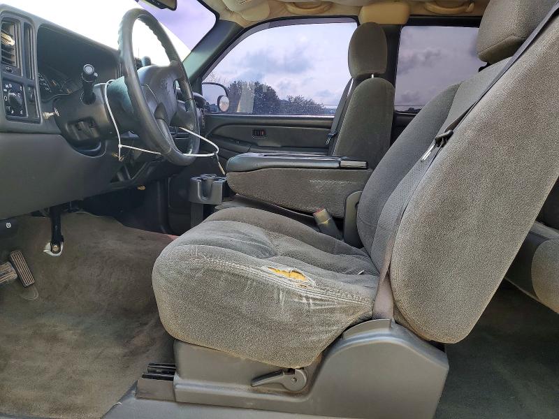 Photo 7 from auction – 2005 CHEVROLET SILVERADO with VIN 1GCHC29U75E112977
