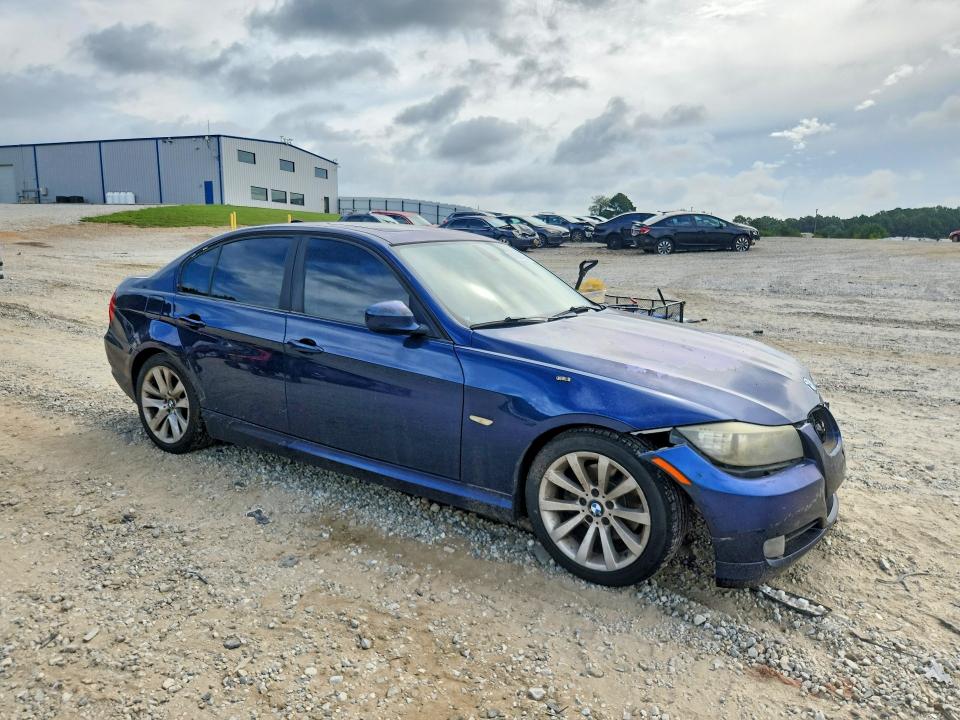 Photo 4 from auction – 2011 BMW 328 with VIN WBAPH7C52BE681188