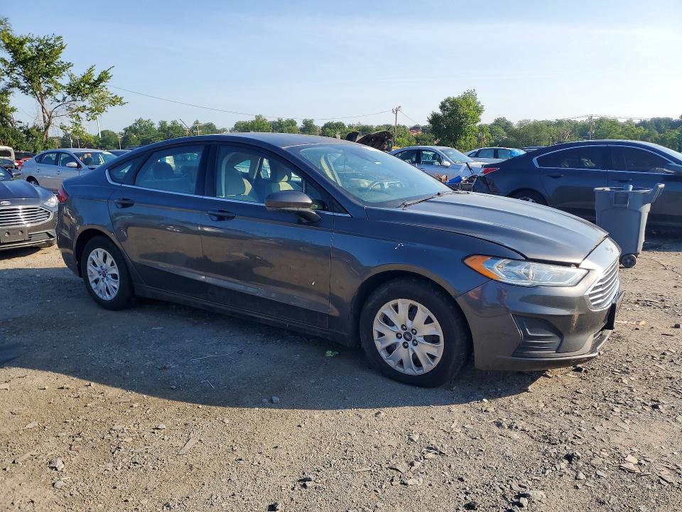 Photo 4 from auction – 2019 FORD FUSION with VIN 3FA6P0G75KR102511