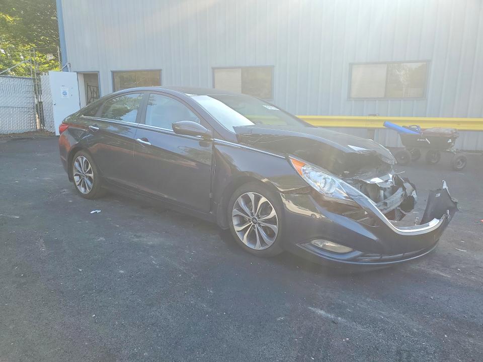 Photo 4 from auction – 2013 HYUNDAI SONATA with VIN 5NPEC4AB7DH633673