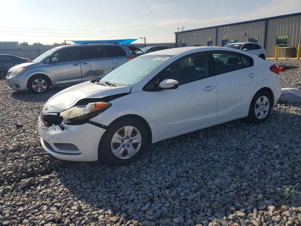 KIA FORTE 2015 with VIN KNAFX4A63F5330126 - Photo from auction