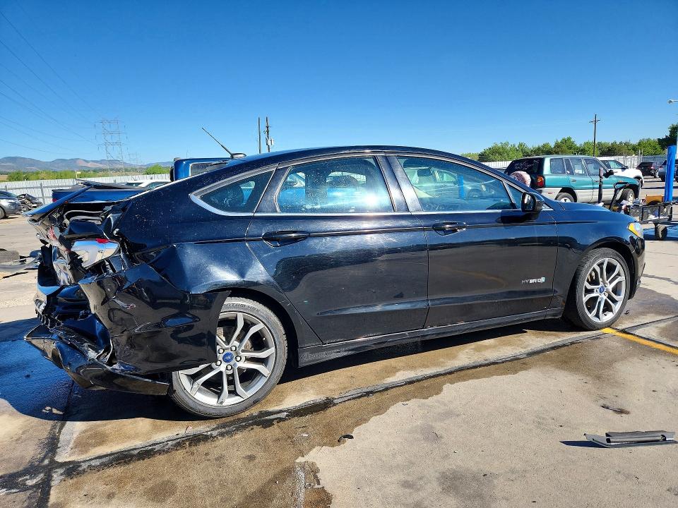 Photo 3 from auction – 2017 FORD FUSION with VIN 3FA6P0LU1HR224111