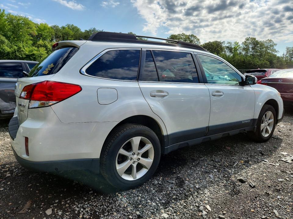 Photo 3 from auction – 2013 SUBARU OUTBACK with VIN 4S4BRBLC3D3298771