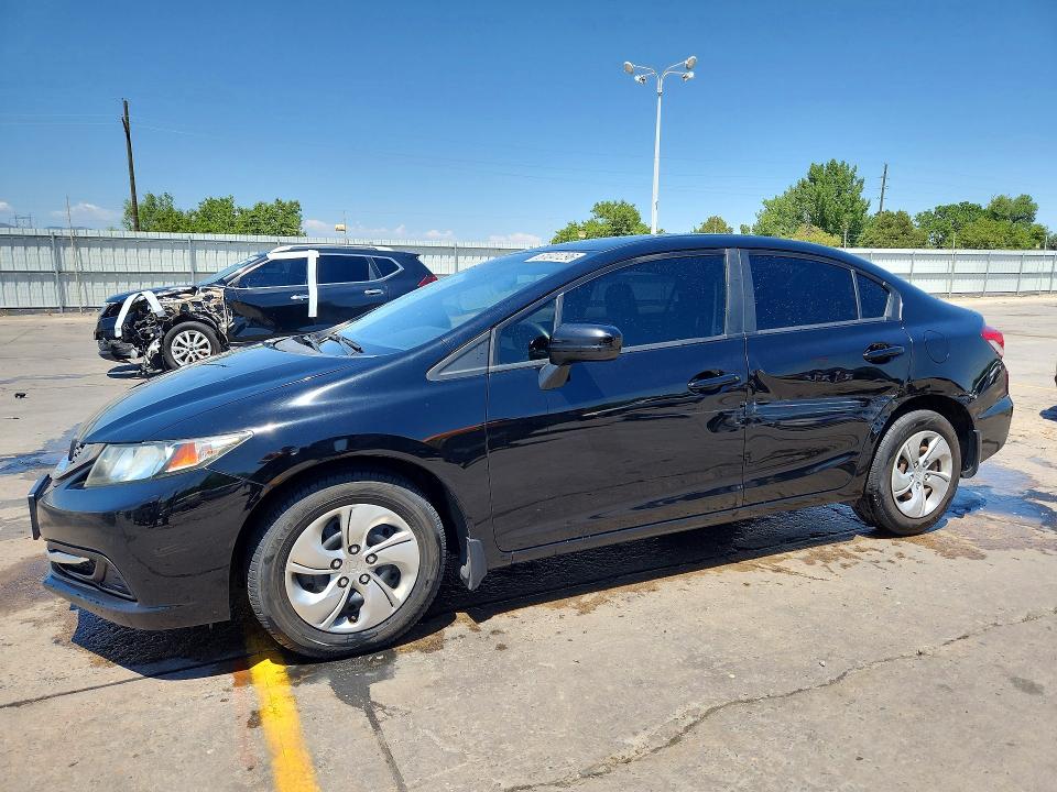 HONDA CIVIC 2014 z numerem VIN 2HGFB2F57EH502334 - Zdjęcie z aukcji