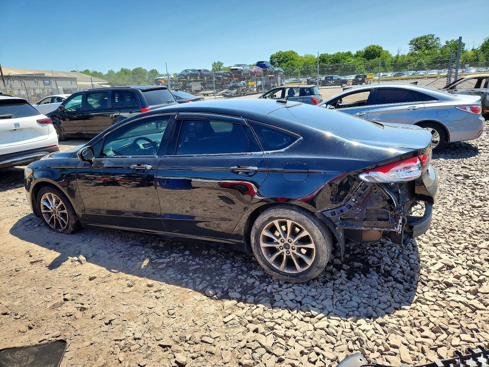 Photo 2 from auction – 2017 FORD FUSION with VIN 3FA6P0H76HR319153