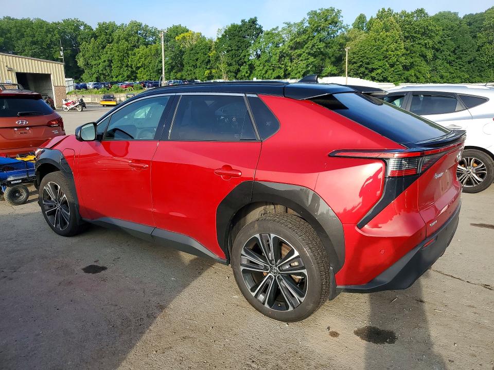 Zdjęcie 2 z aukcji – 2025 TOYOTA BZ4X z VIN JTMABACA4SA096849