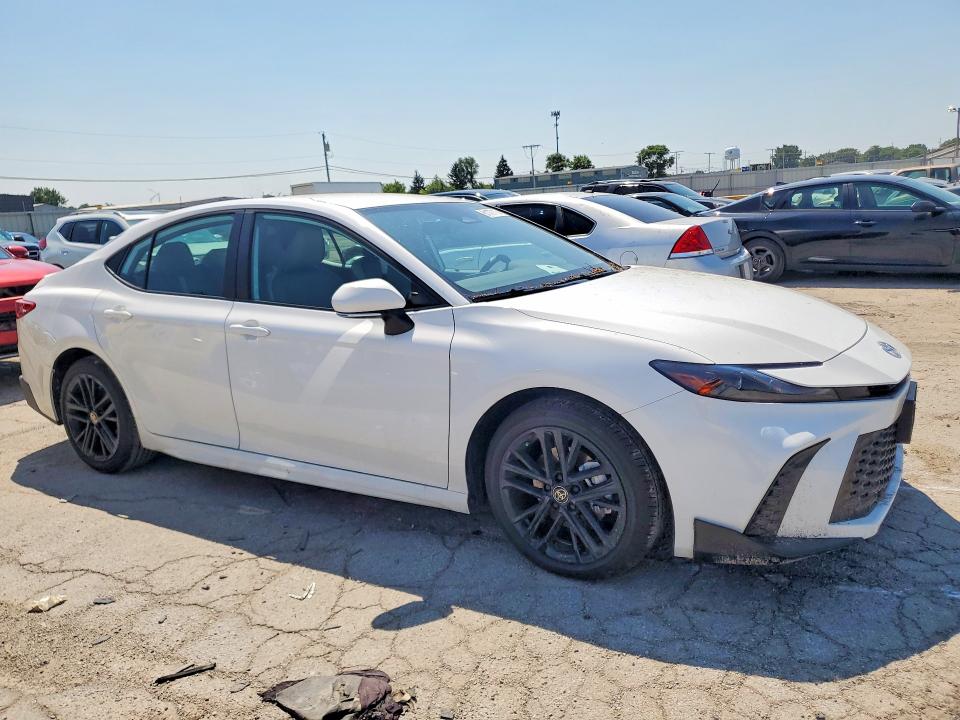 Photo 4 from auction – 2026 TOYOTA CAMRY with VIN 4T1DAACK7TU702021
