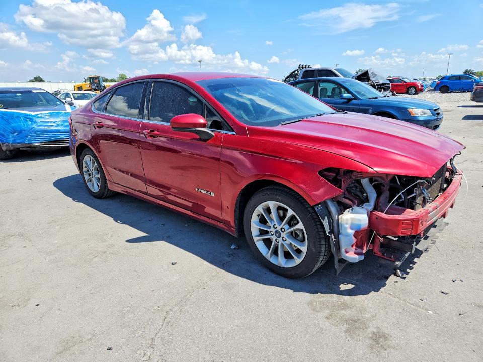 Foto 4 de la subasta – 2019 FORD FUSION con VIN 3FA6P0LU1KR205582