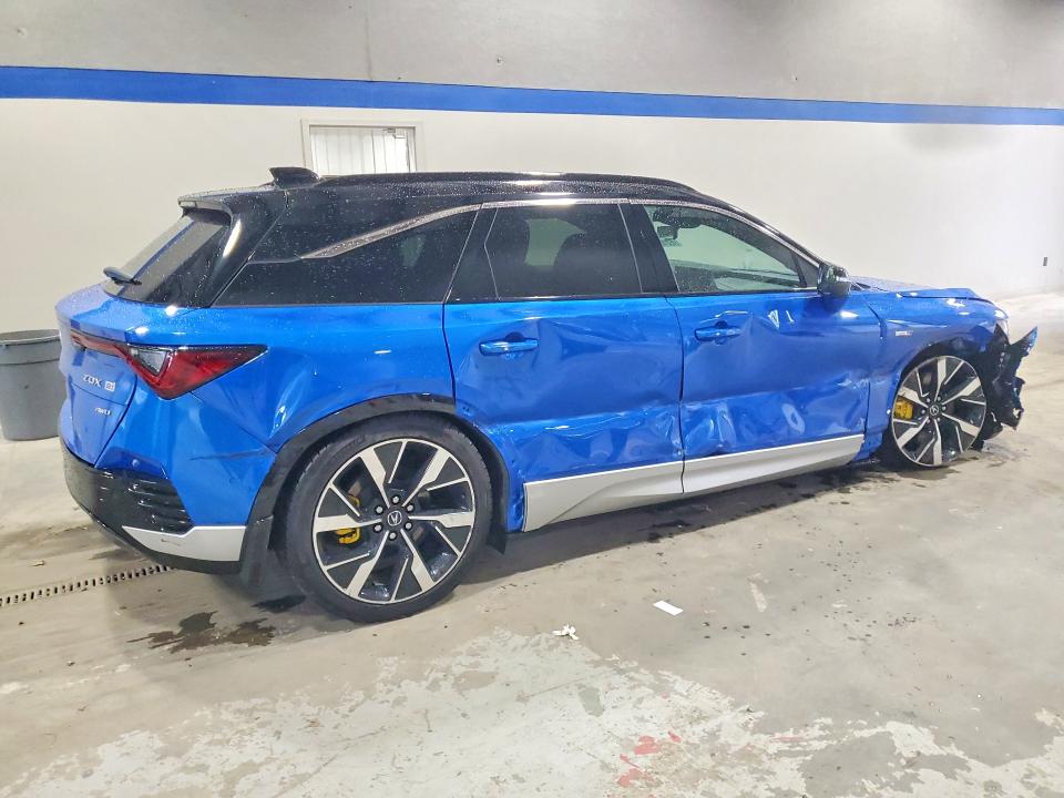 Снимка 3 от търг – 2024 ACURA ZDX с VIN 4W5XHPRL9RZ517421