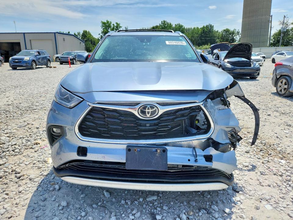 Photo 5 from auction – 2021 TOYOTA HIGHLANDER with VIN 5TDFZRBH7MS068158