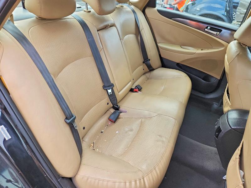 Photo 10 from auction – 2011 HYUNDAI SONATA with VIN KMHEC4A45BA002941