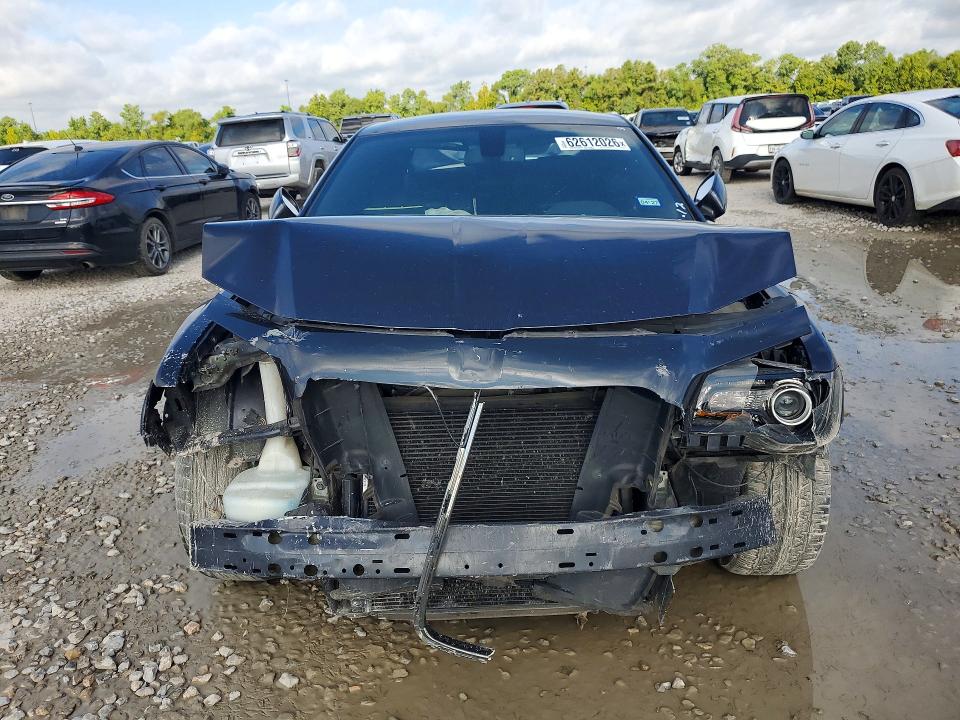 Foto 5 de la subasta – 2019 CHRYSLER 300 con VIN 2C3CCABG8KH559674