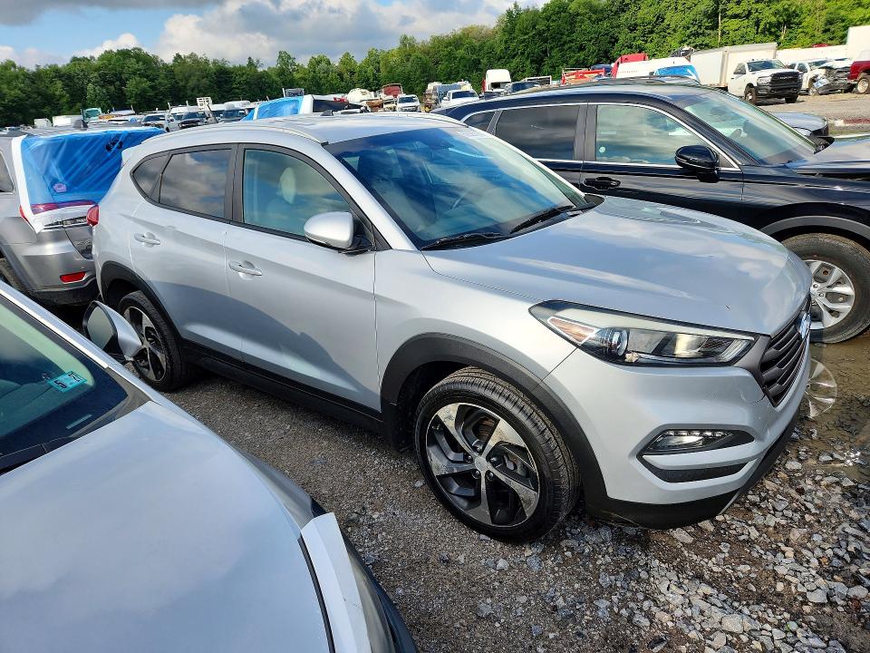 Photo 4 from auction – 2016 HYUNDAI TUCSON with VIN KM8J3CA20GU170581