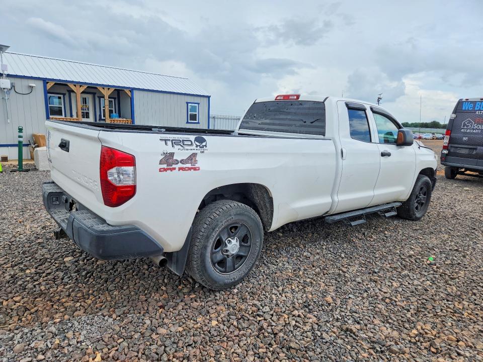 Photo 3 from auction – 2018 TOYOTA TUNDRA with VIN 5TFCY5F13JX022764