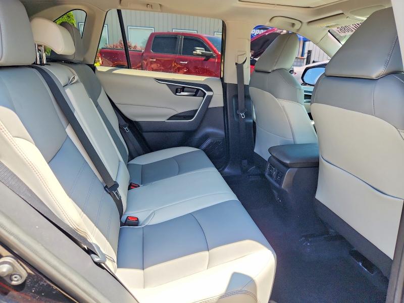 Photo 11 from auction – 2021 TOYOTA RAV4 with VIN 2T3A1RFV3MC208904