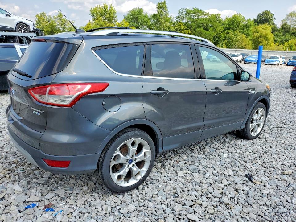 Photo 3 from auction – 2016 FORD ESCAPE with VIN 1FMCU9J99GUA90363