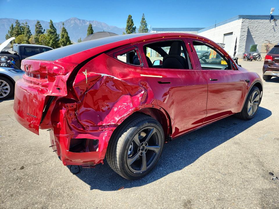 Foto 3 de la subasta – 2026 TESLA MODEL Y con VIN 7SAYGDEE5TF620880