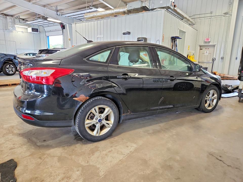 Photo 3 from auction – 2012 FORD FOCUS with VIN 1FAHP3F2XCL118414