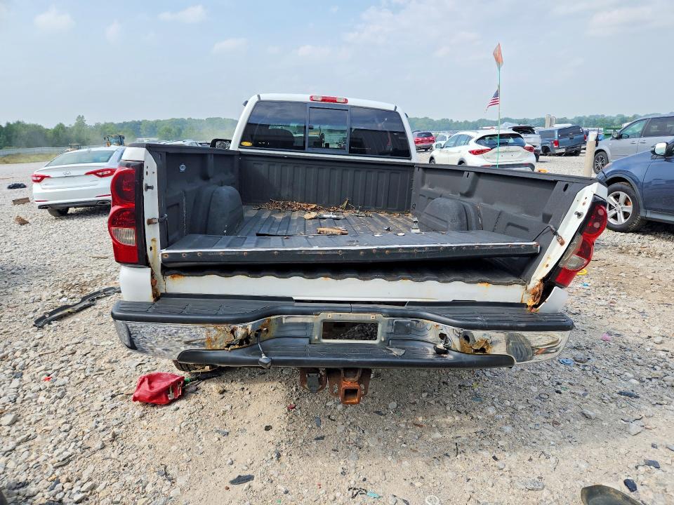Снимка 6 от търг – 2004 CHEVROLET SILVERADO с VIN 1GCHK29224E387916