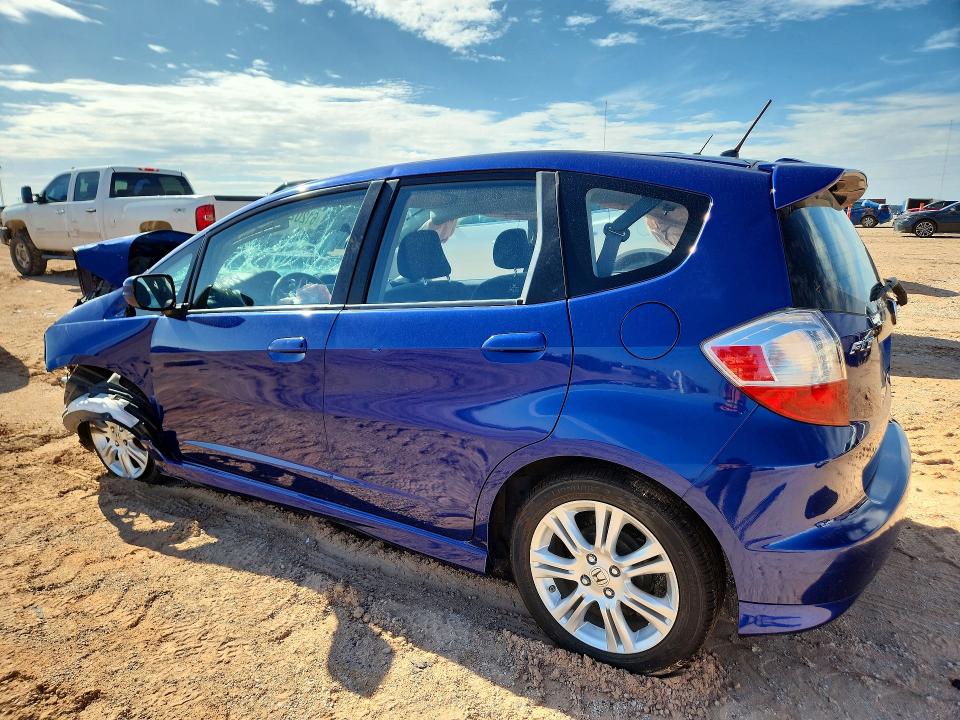 Photo 2 from auction – 2010 HONDA FIT with VIN JHMGE8H46AC013694
