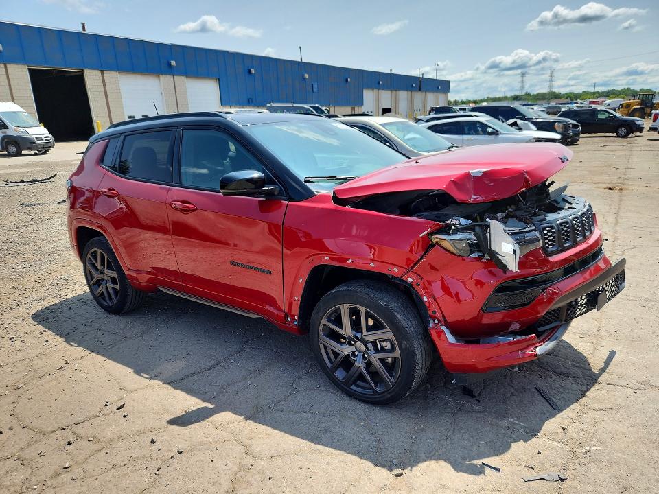 Снимка 4 от търг – 2024 JEEP COMPASS с VIN 3C4NJDCN5RT143723
