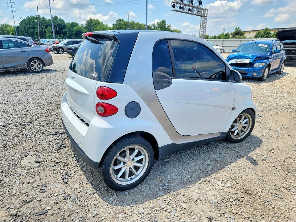 Photo 3 from auction – 2010 SMART FORTWO with VIN WMEEJ3BA4AK358154