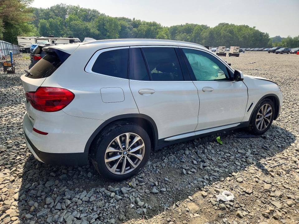 Zdjęcie 3 z aukcji – 2018 BMW X3 z VIN 5UXTR9C52JLD72486