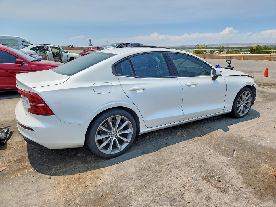 Photo 3 from auction – 2019 VOLVO S60 with VIN 7JR102FK2KG014602