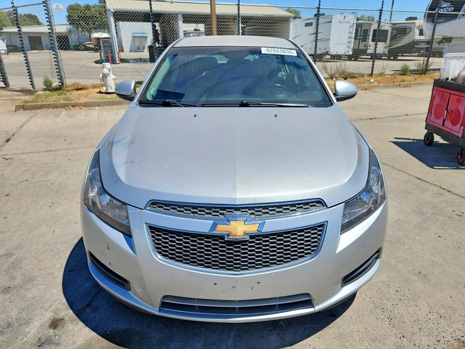 Photo 5 from auction – 2014 CHEVROLET CRUZE with VIN 1G1PC5SB4E7296746