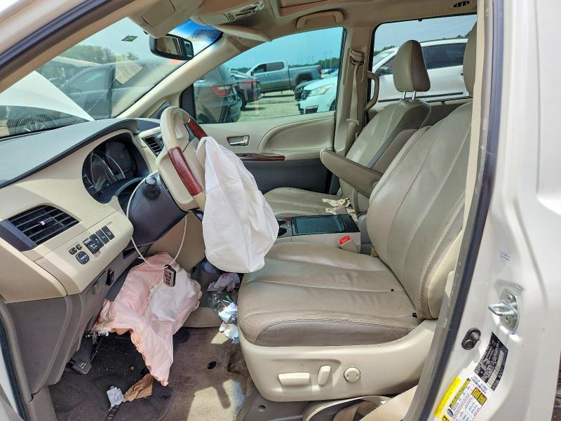 Photo 7 from auction – 2014 TOYOTA SIENNA with VIN 5TDYK3DC6ES523840