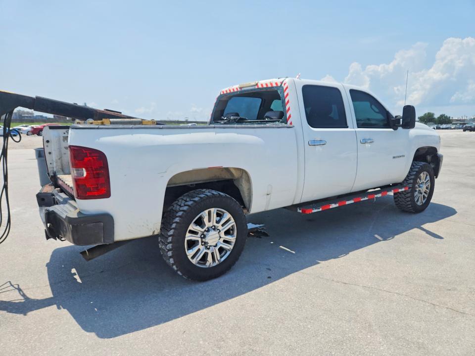Foto 3 de la subasta – 2011 CHEVROLET SILVERADO con VIN 1GC1CVCG4BF257440