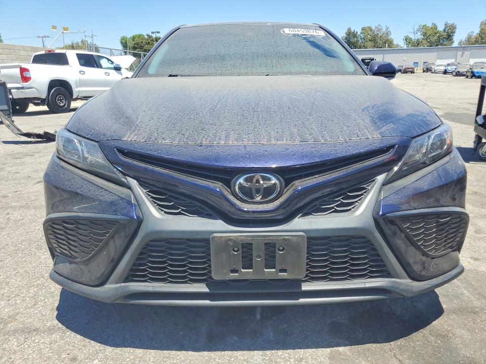 Photo 5 from auction – 2022 TOYOTA CAMRY with VIN 4T1G11AK2NU630020